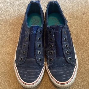 Blue Blowfish Size 9